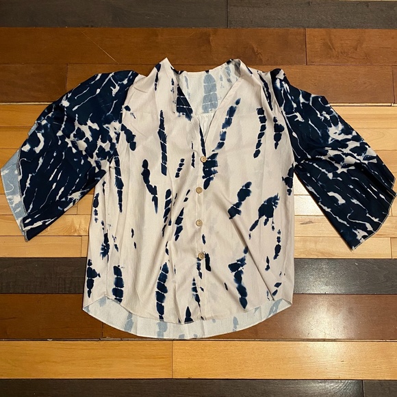 Tie Dye Print Batwing Sleeve V-Neck Top - Picture 1 of 4
